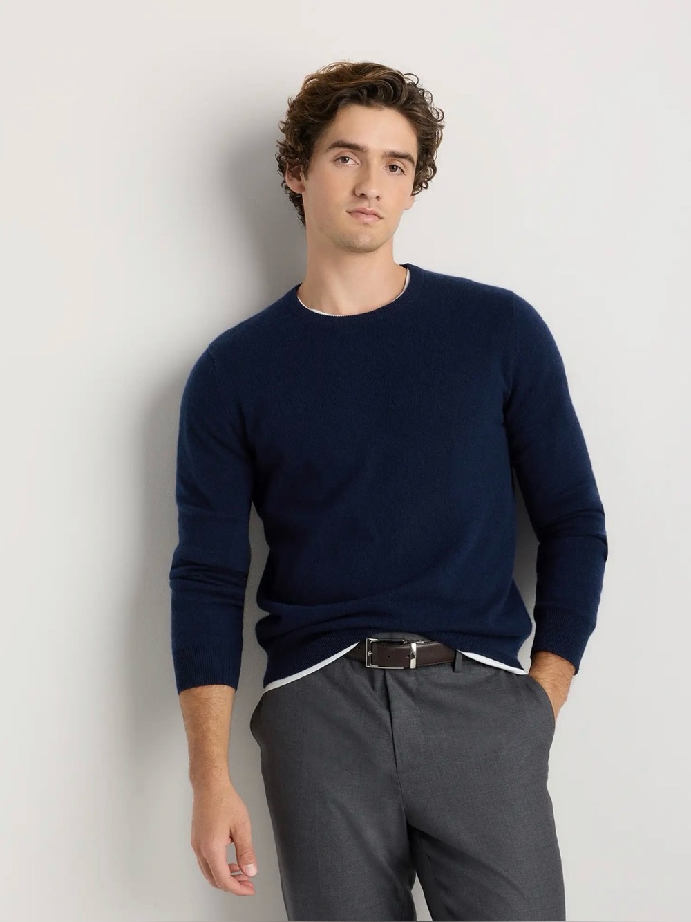 Quince Men’s Mongolian Cashmere Crewneck Sweater Navy Size Medium